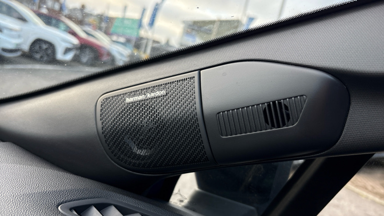 Renault Symbioz 1.6 E-Tech FHEV 145 Iconic Esprit Alpine 5dr Auto Hybrid Estate